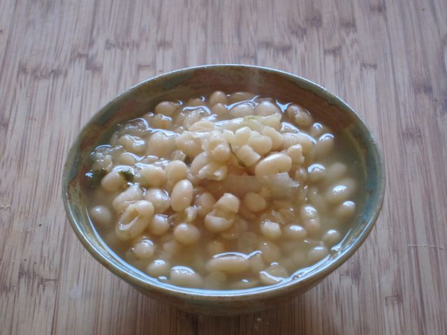 bowl of cooked beans