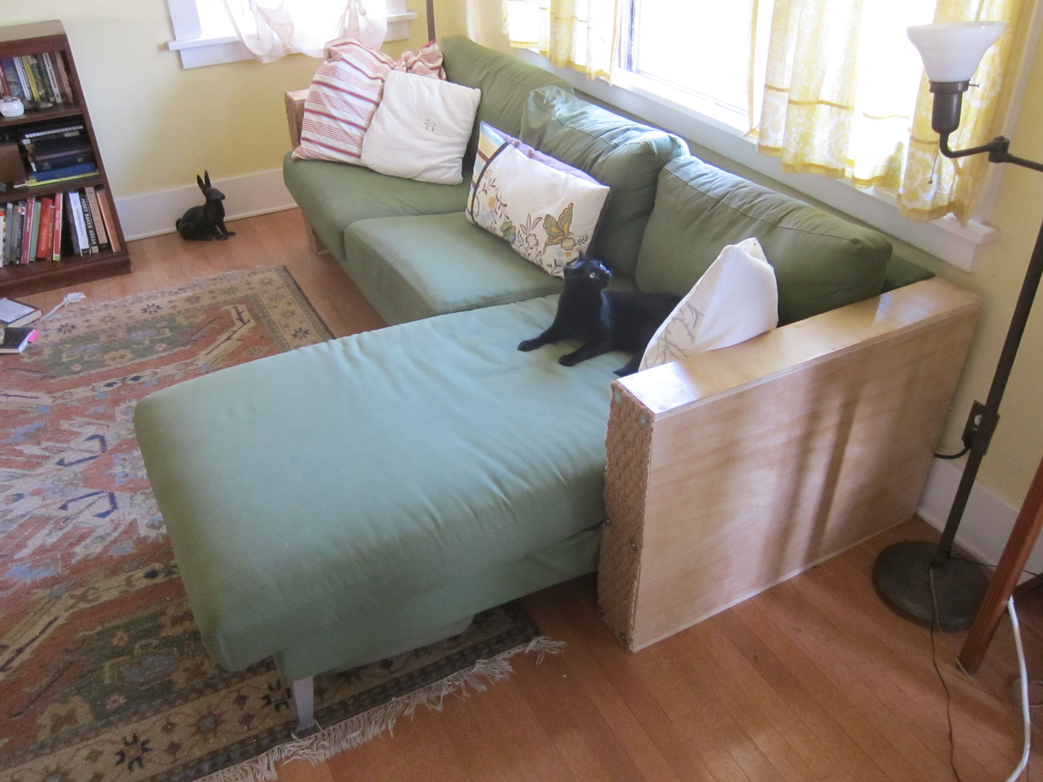 Det er det heldige hjemmehørende Pris Ikea Karlstad Couch Hack | Root Simple